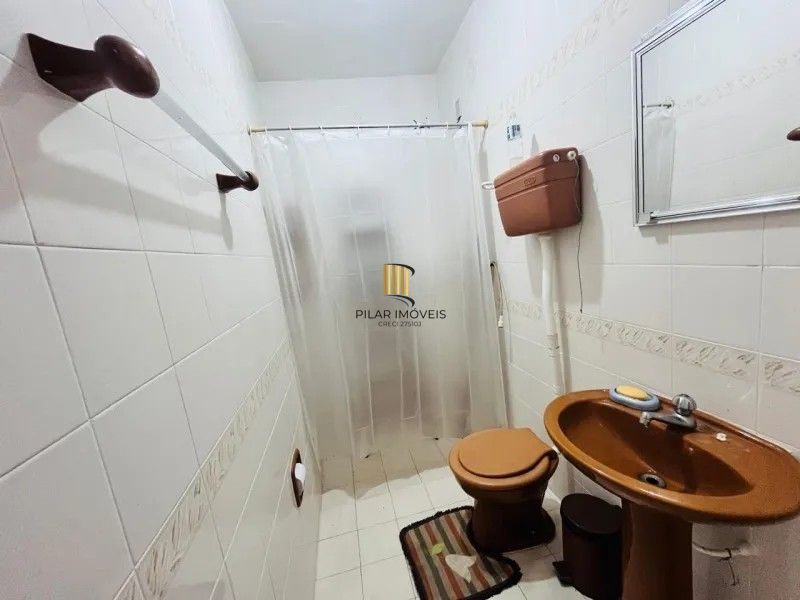 Casa 7 dormitórios no bairro Litoral