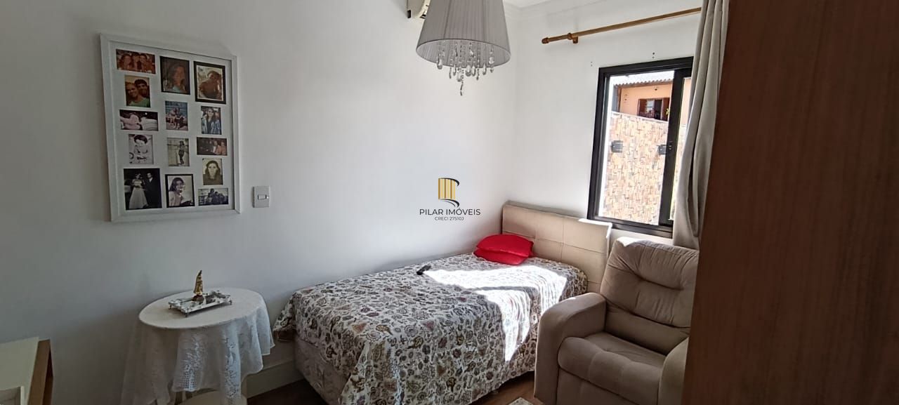 Excelente casa de alvenaria, 4 dormitórios, 2 suítes e 2 vagas de garagem.