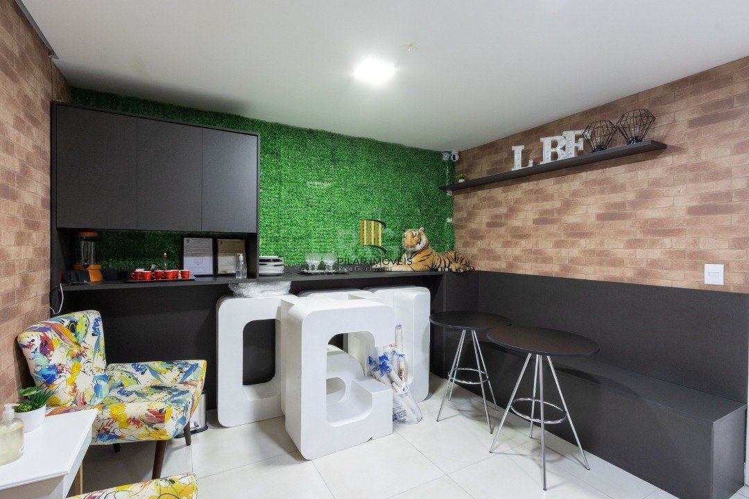 Sala em andar inteiro com 157,44  privativos