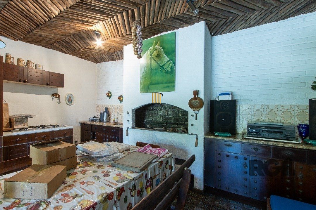 Casa para Venda - 580m², 3 dormitórios, sendo 1 suites, 3 vagas - Santa Tereza