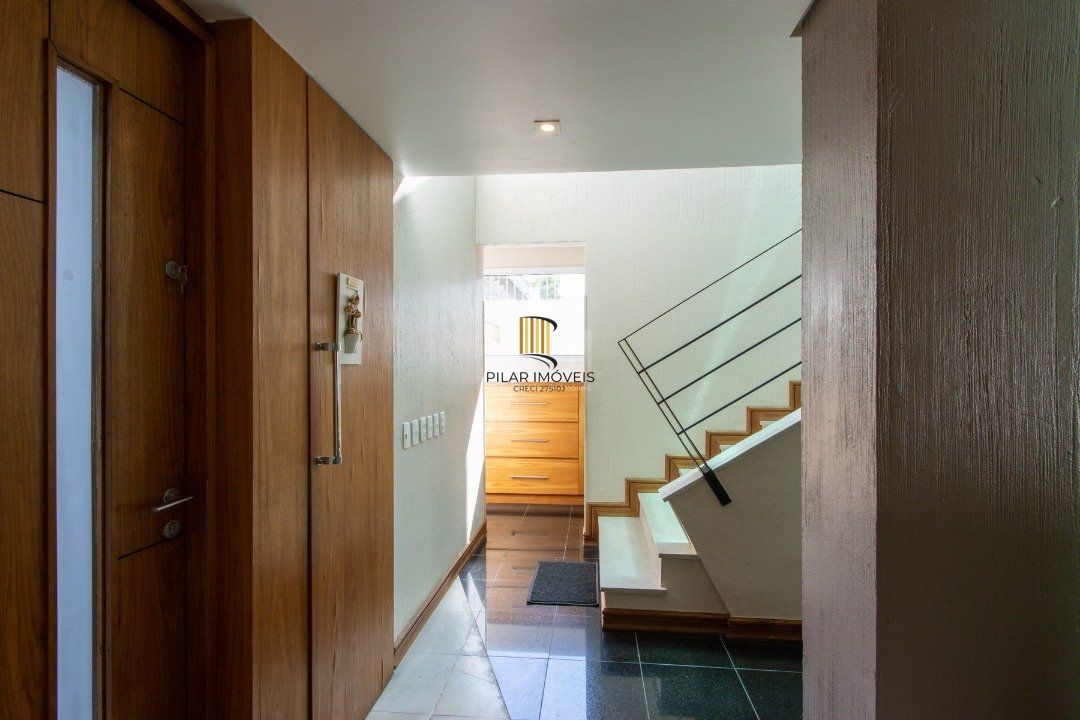 Casa 4 dormitórios no bairro Teresópolis