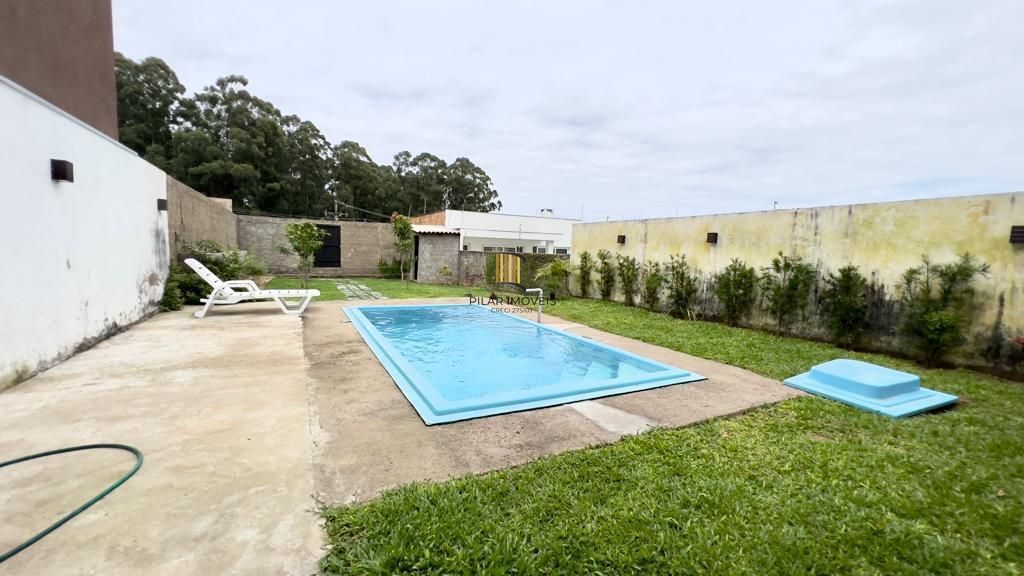 Casa térrea com piscina  no Guarujá