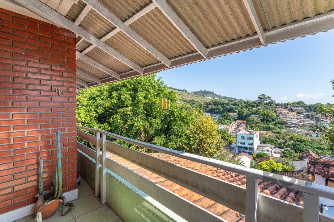 Casa com 3 Quartos à Venda, 293 m² por R$ 650.000
