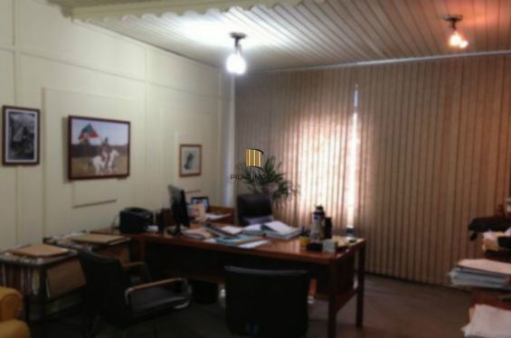 Prédio Comercial no bairro Cidade Baixa