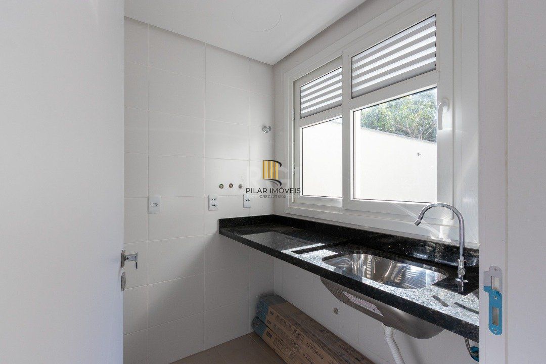 Casa Condominio para Venda - 306.18m², 3 dormitórios, sendo 3 suites, 3 vagas - Vila Assunção