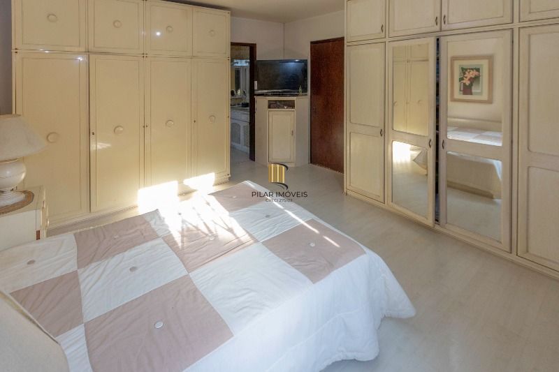 Casa para Venda - 420m², 5 dormitórios, sendo 2 suites, 6 vagas - Nonoai