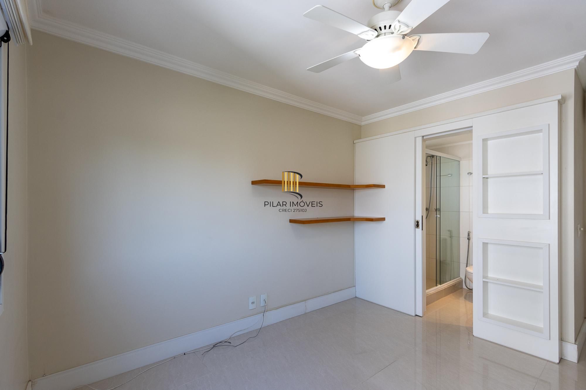 Apartamento de 3 dormitórios, 1 suíte e 2 vagas escrituradas no bairro Tristeza.