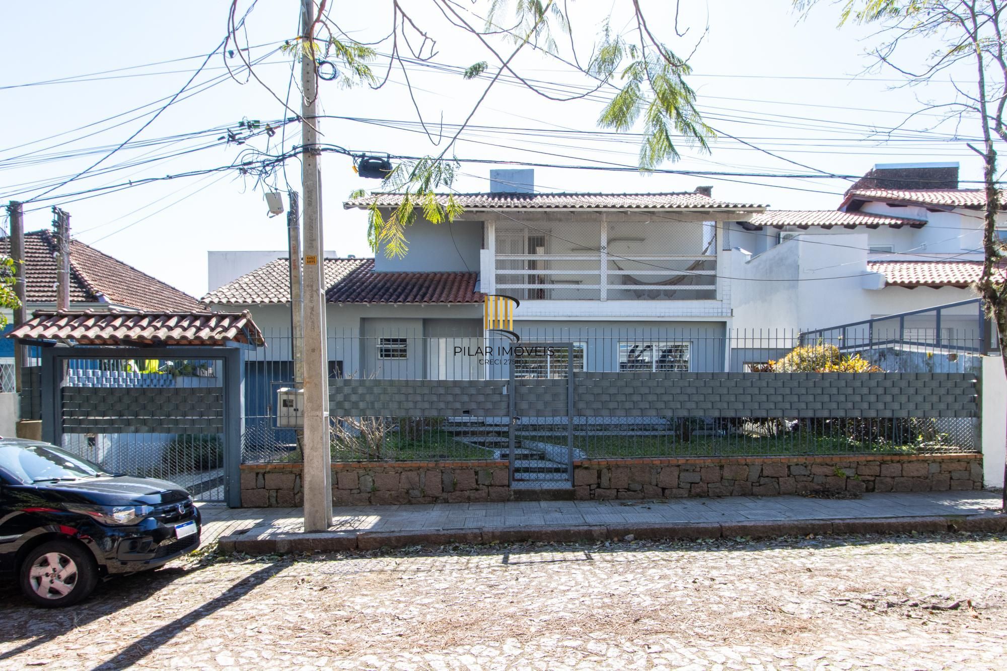 Casa 3 Dormitórios no Bairro Tristeza com 2 Vagas de Garagem - Pilar Imóveis
