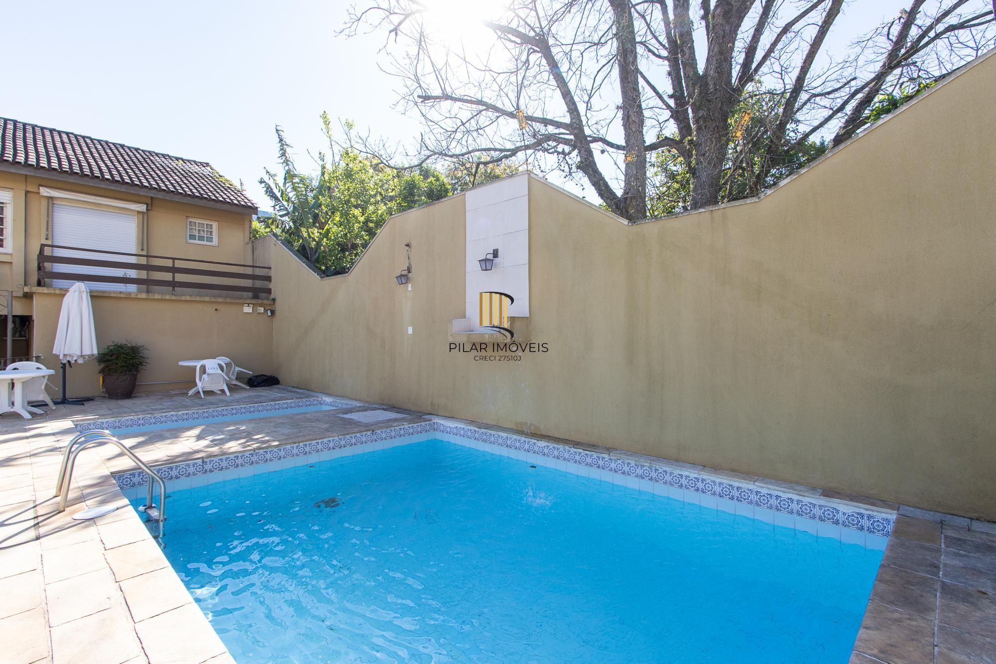 Casa condomínio, no bairro Tristeza, 175,17m² área privativa,03 dormitórios 01 suíte e 02 vagas!