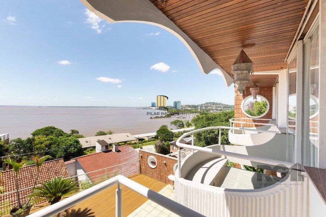 Casa 4 dormitórios no bairro Vila Assunção