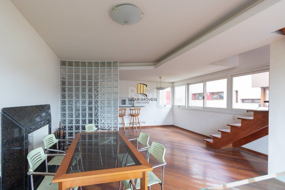 Cobertura para Venda - 302m², 4 dormitórios, sendo 1 suites, 3 vagas - Menino Deus