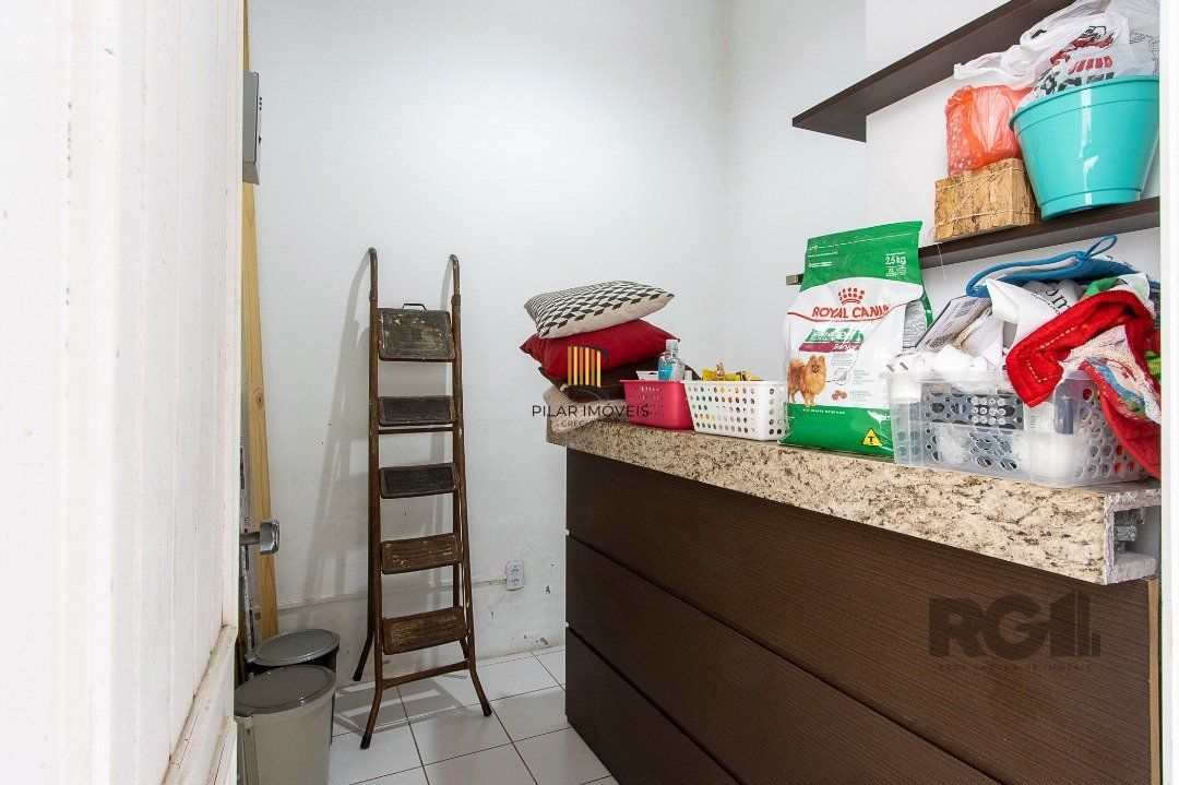 Casa em condomínio à venda, 4 quartos, 2 suites, 2 vagas - Bairro Tristeza