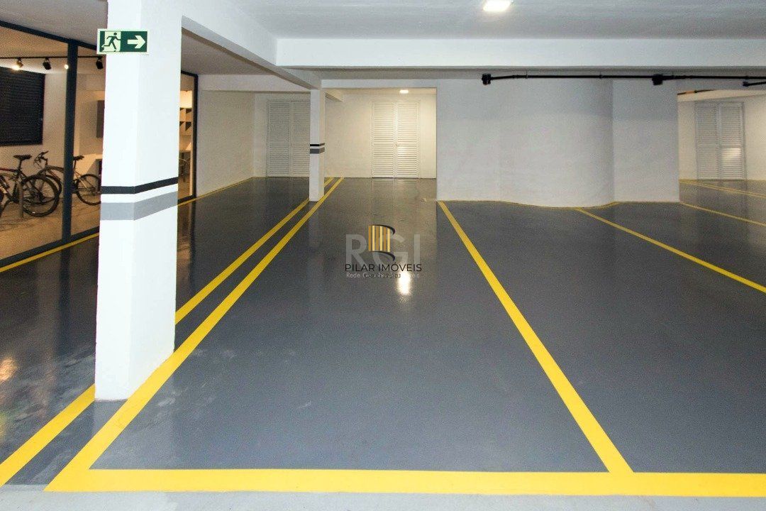 Cobertura para Venda - 230.43m², 3 dormitórios, sendo 3 suites, 2 vagas - Menino Deus
