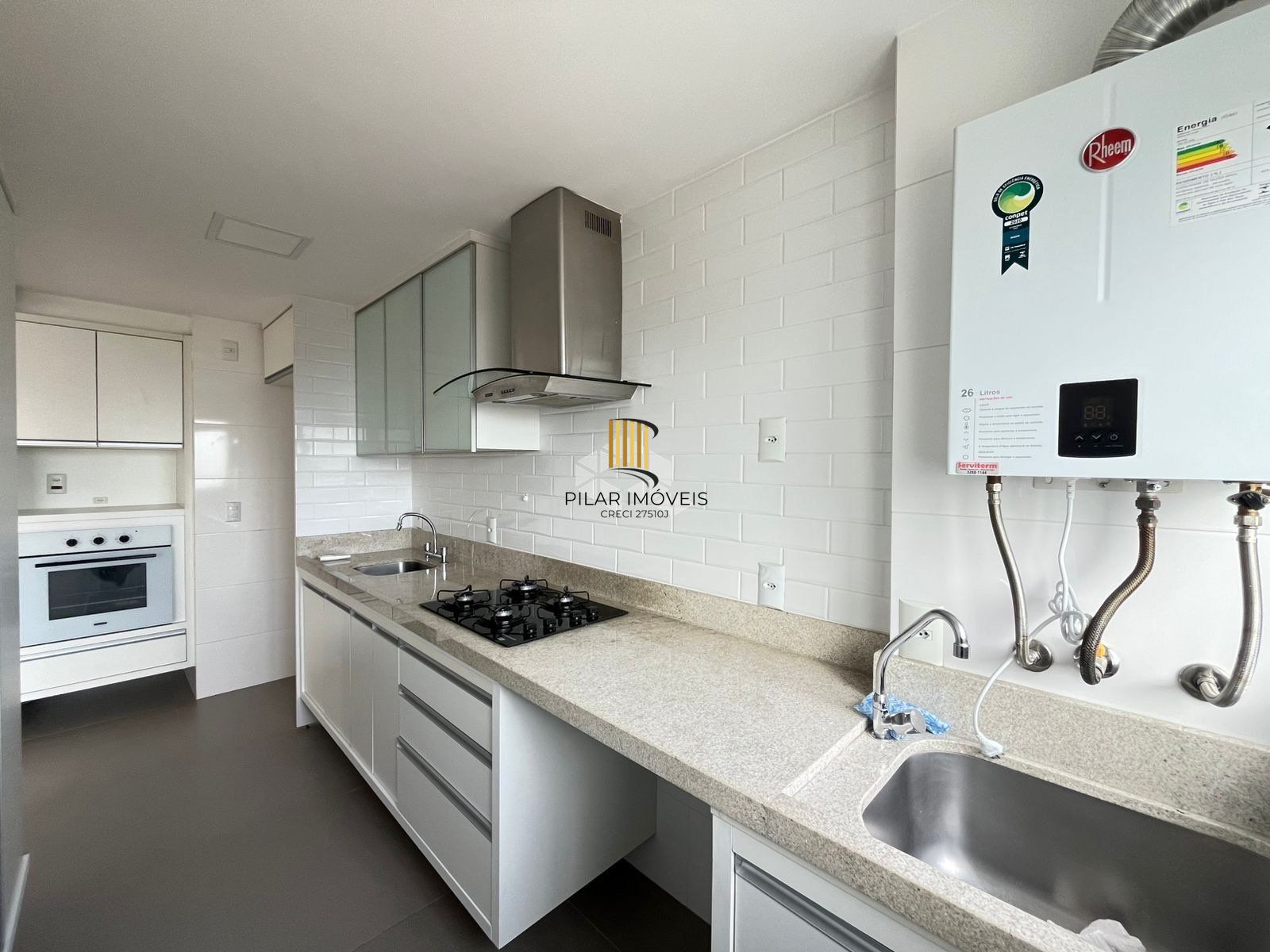 Apartamento Impecável no Petrópolis - 2 D (1 Suíte)