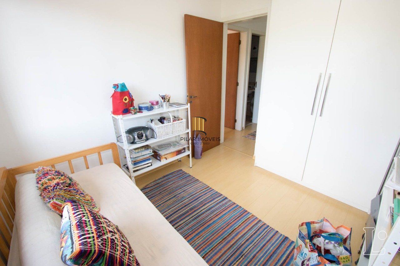Casa de Condomínio 4 dormitórios no bairro Cavalhada