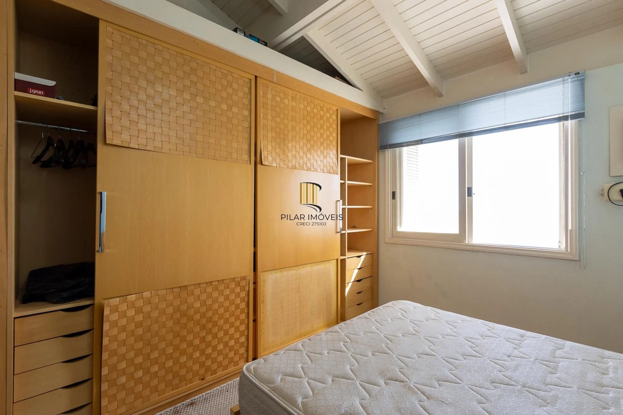 Residência em endereço nobre na Vila Assunção, com vista privilegiada para o Guaíba e clubes náuticos!