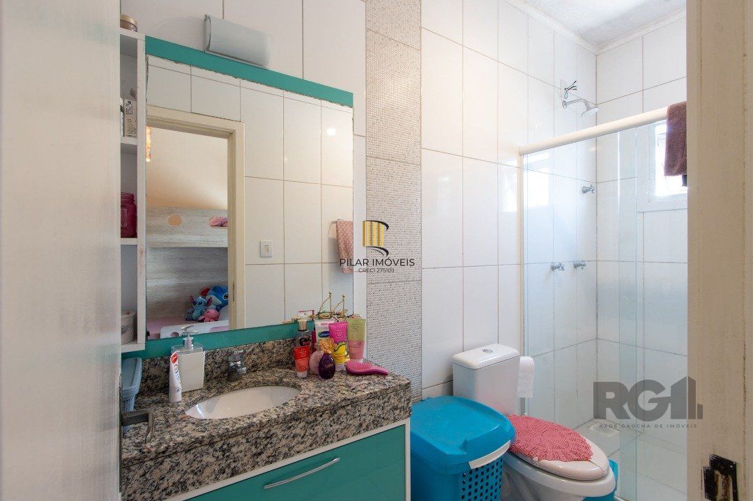 Casa 2 dormitórios no bairro Guarujá