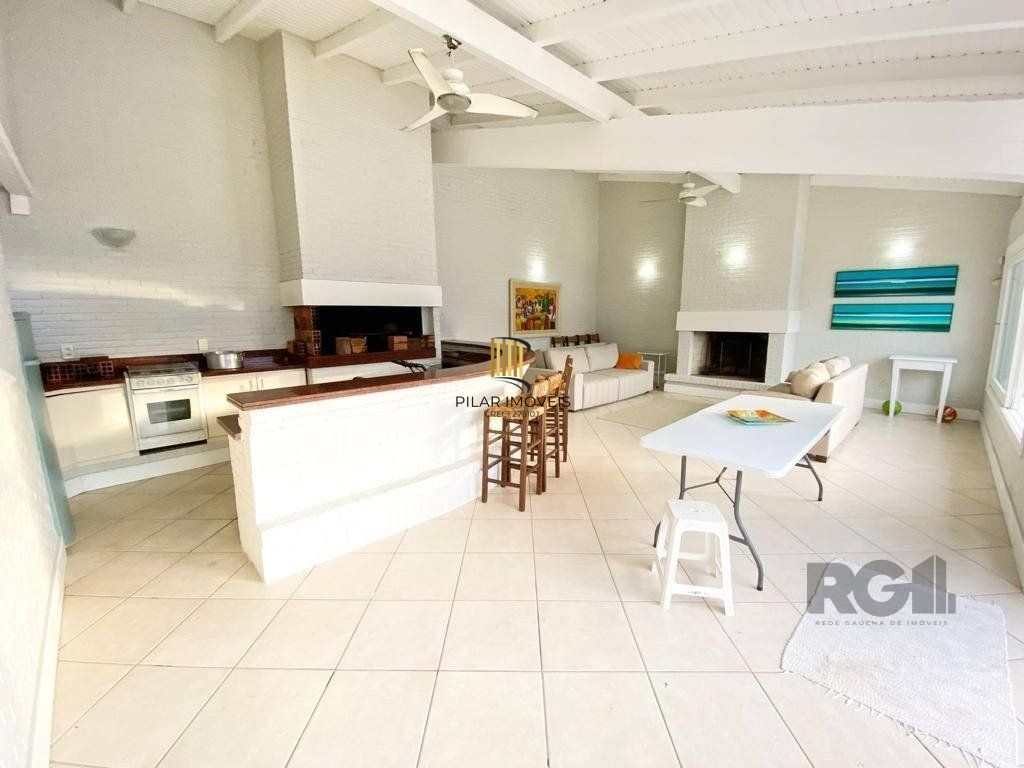 Casa 4 dormitórios no bairro Atlântida
