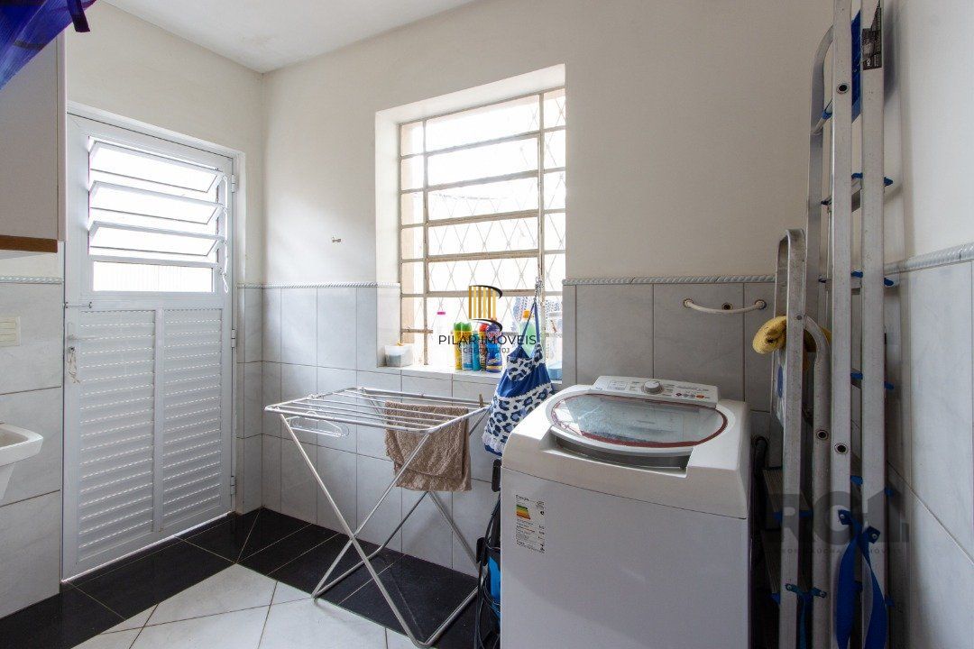 Casa para Venda - 126.89m², 3 dormitórios, 5 vagas - Azenha