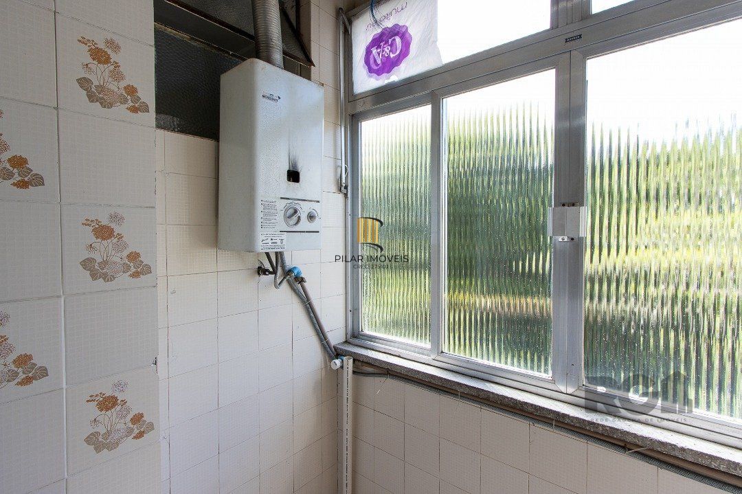 Excelente apartamento no bairro Cristal com 1 dormitório, living, banheiro e cozinha.