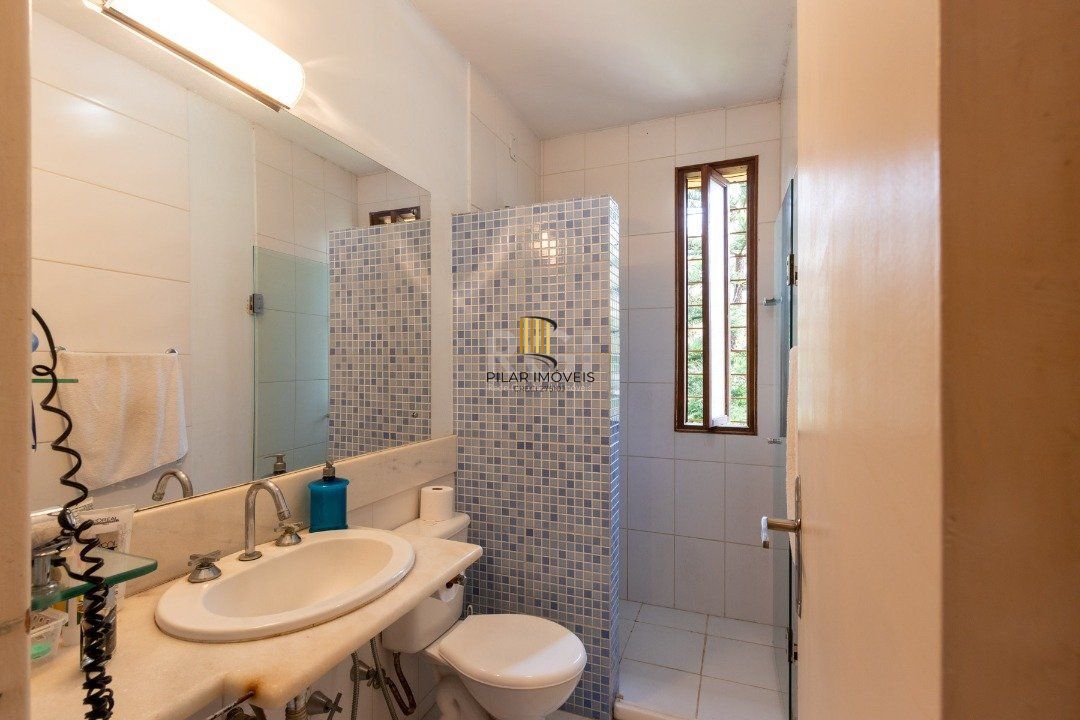 Casa para Venda - 435m², 4 dormitórios, sendo 4 suites, 4 vagas - Cristal