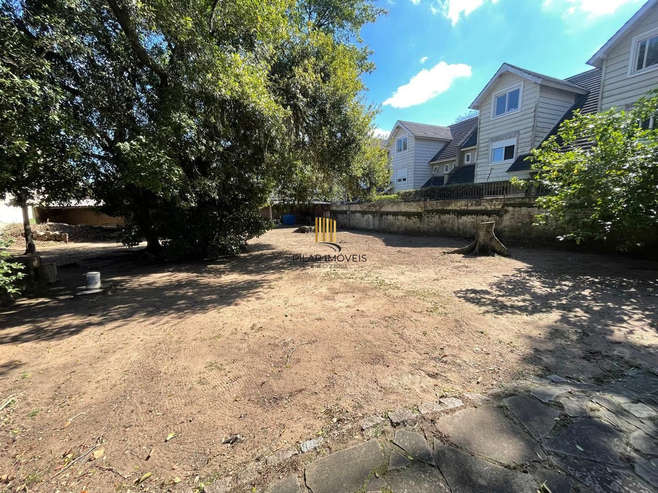 Terreno à Venda – Bairro Tristeza, Porto Alegre/RS, 1.870 m² de área total!