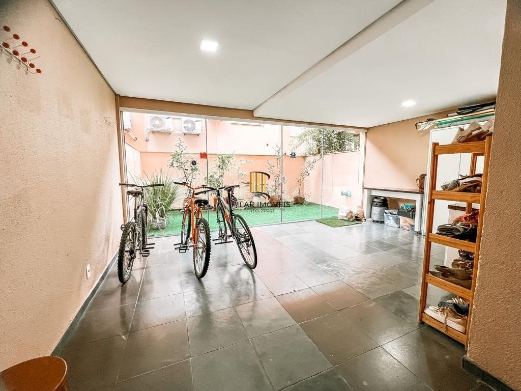 Casa de Condomínio 3 dormitórios no bairro Pedra Redonda