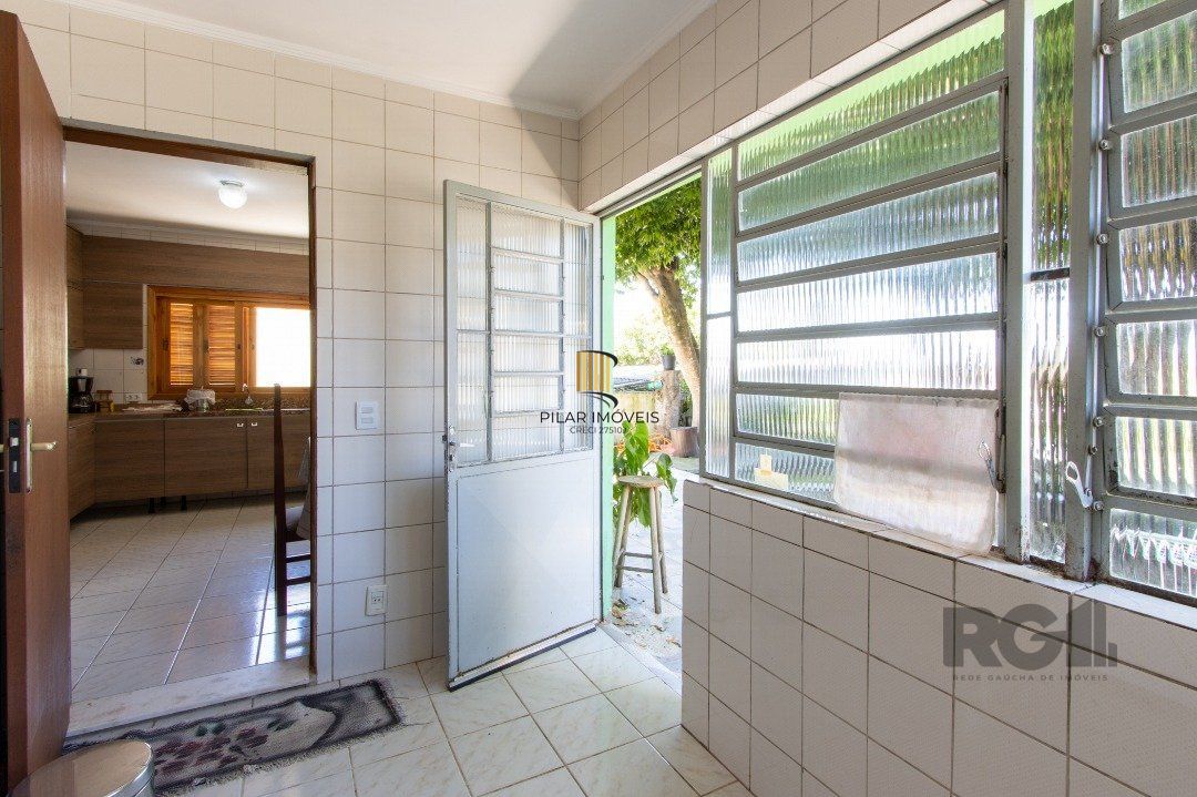 Casa 4 dormitórios no bairro Hípica