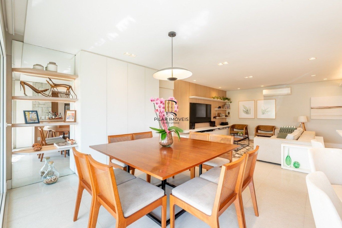 Apartamento Garden com 132m² e 3 dormitórios, 1 suíte, 3 vagas