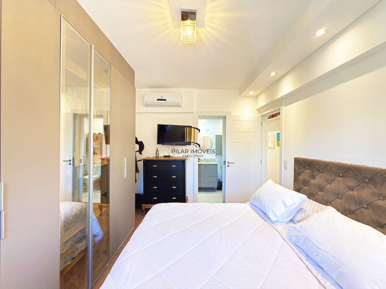 Excelente apartamento de 3 dormitórios, 1 suíte e 2 vagas de garagem.