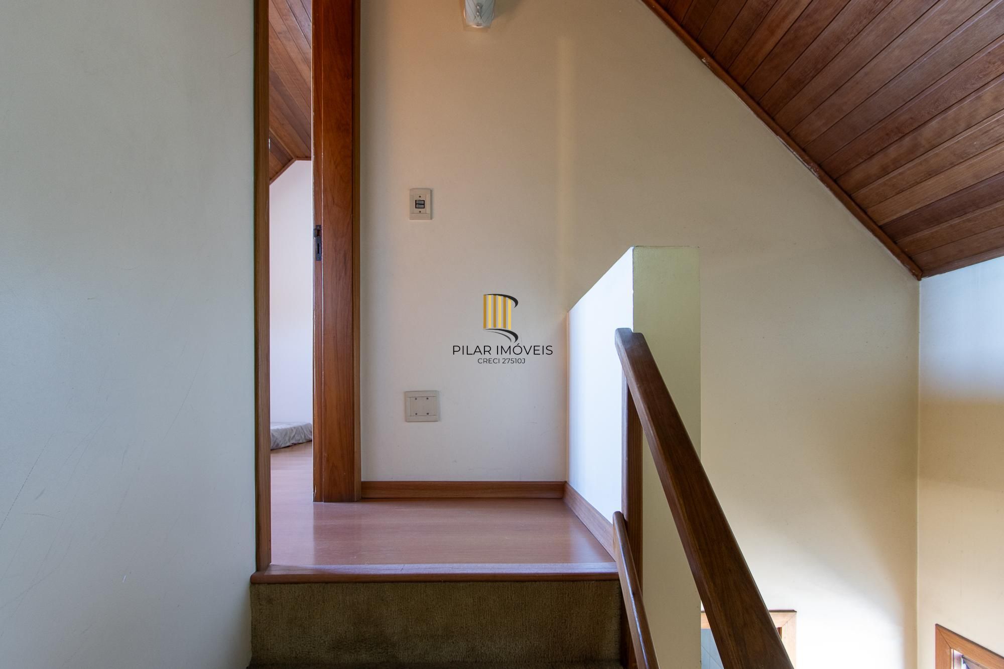 Casa em condomínio fechado, 104m² privativos, 2 quartos, 1 vaga, bairro Camaquã