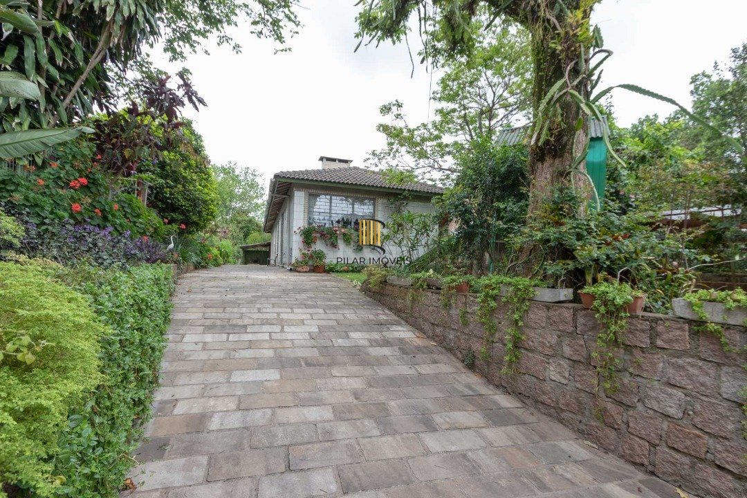 Casa para Venda - 200.81m², 4 dormitórios, sendo 1 suites, 5 vagas - Tristeza