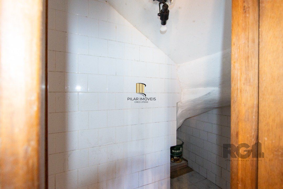 Casa 5 dormitórios no bairro Nonoai