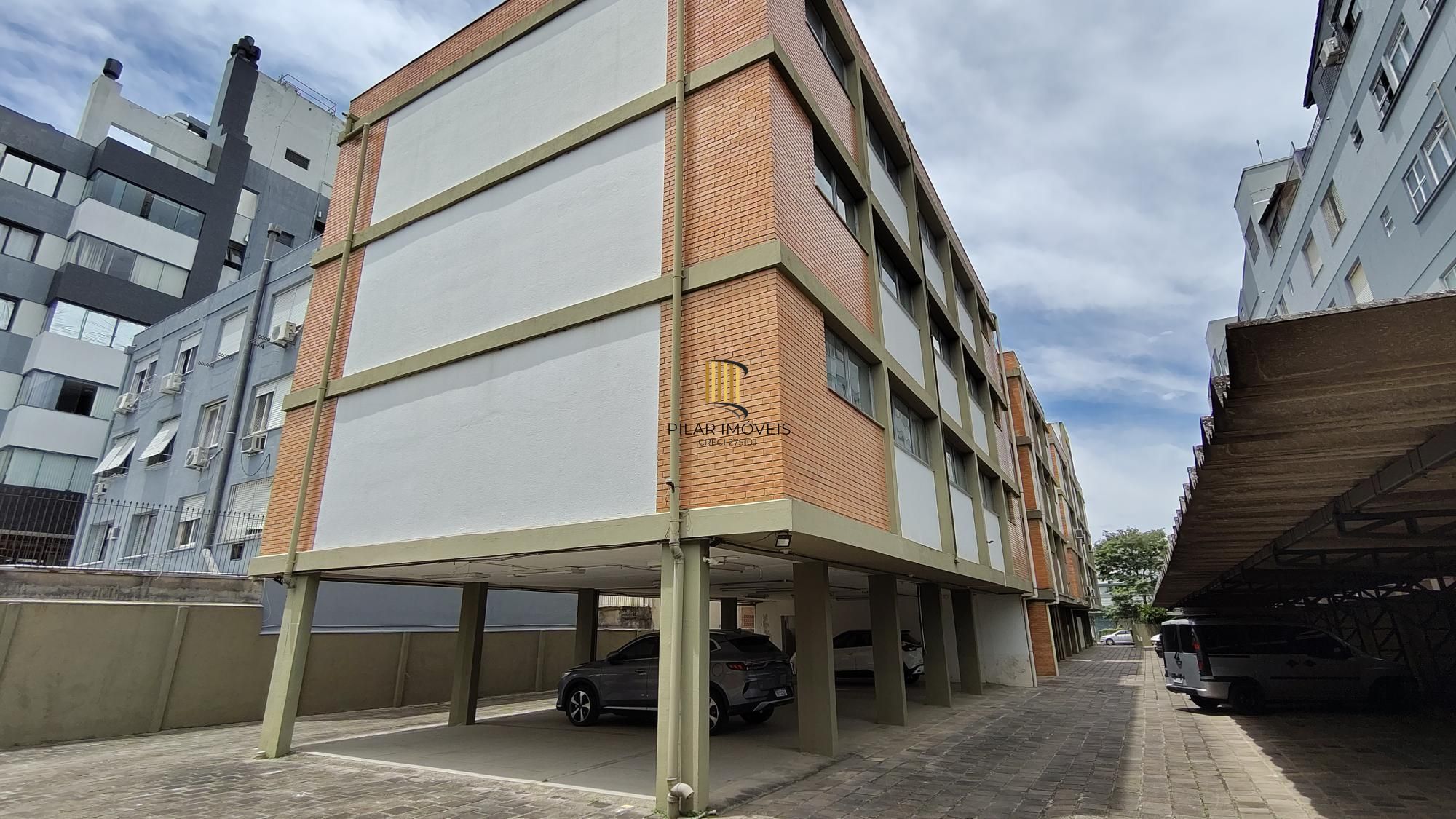 Prédio Comercial no bairro Menino Deus.