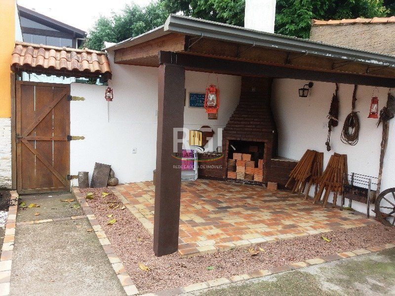 Casa para Venda - 250m², 5 dormitórios, sendo 3 suites, 2 vagas - Ipanema