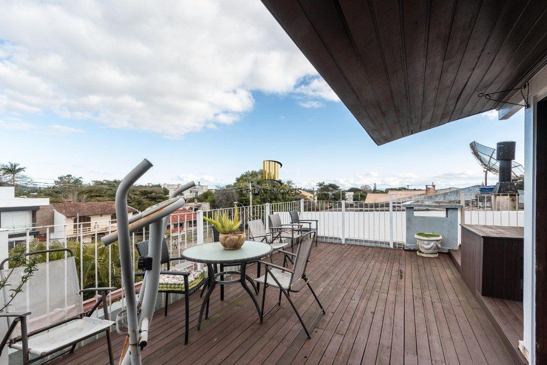 Casa para Venda com 3 dormitórios, sendo 1 suites e 4 vagas no bairro Ipanema