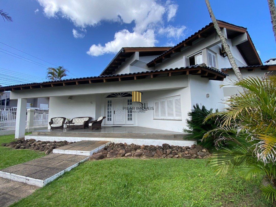 Casa 4 dormitórios no bairro Zona Nova