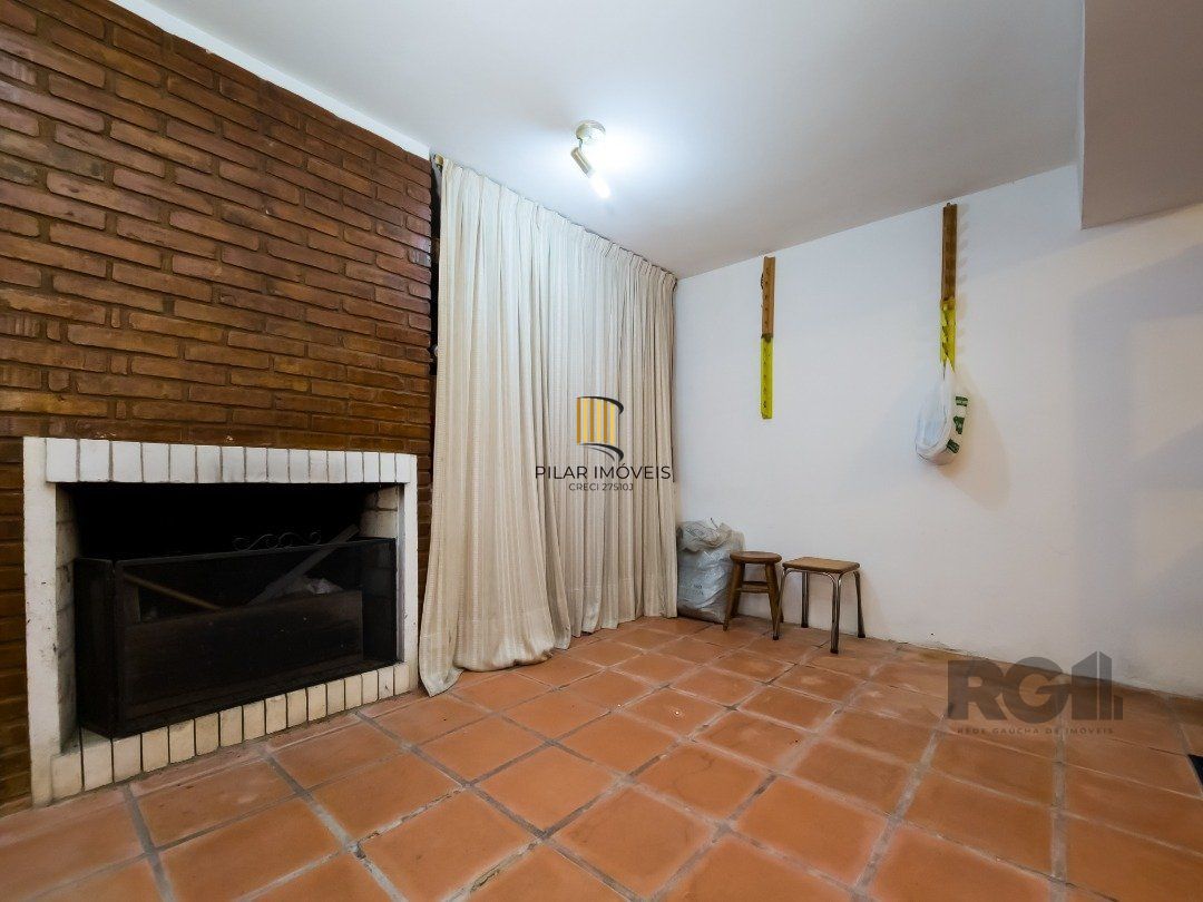 Casa 4 dormitórios no bairro Teresópolis