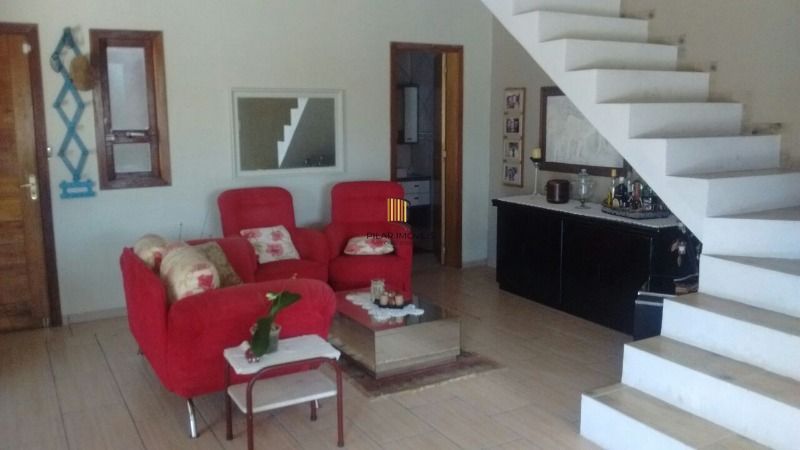 Casa para Venda - 200m², 3 dormitórios, 2 vagas - Centro