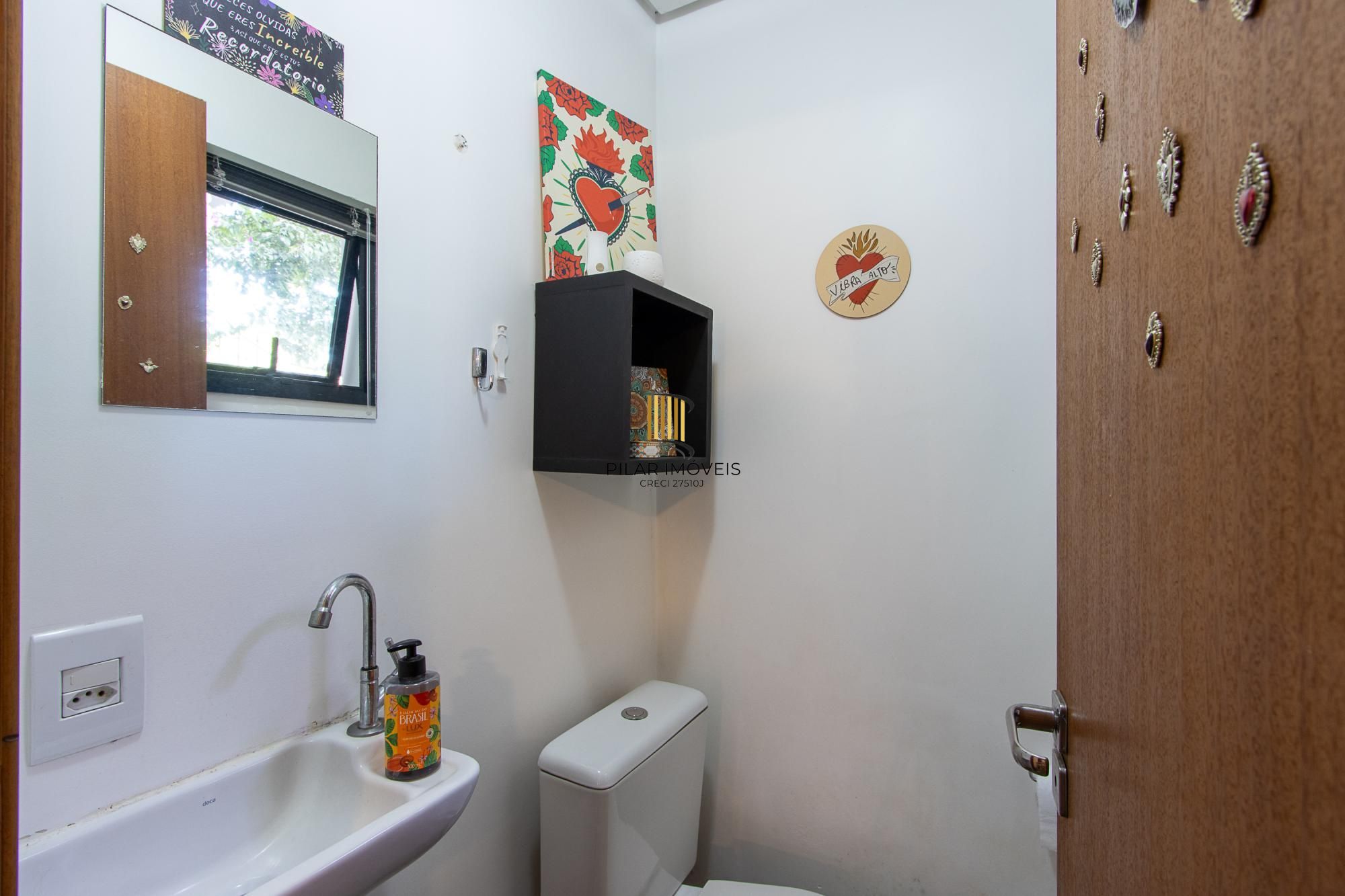 Casa 2 dormitórios no bairro Hípica