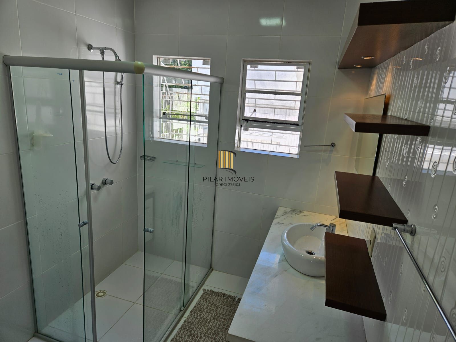 Casa em Condomínio, 03 dormitórios 04 Vagas, 229m²  na Tristeza, Porto Alegre, RS!!