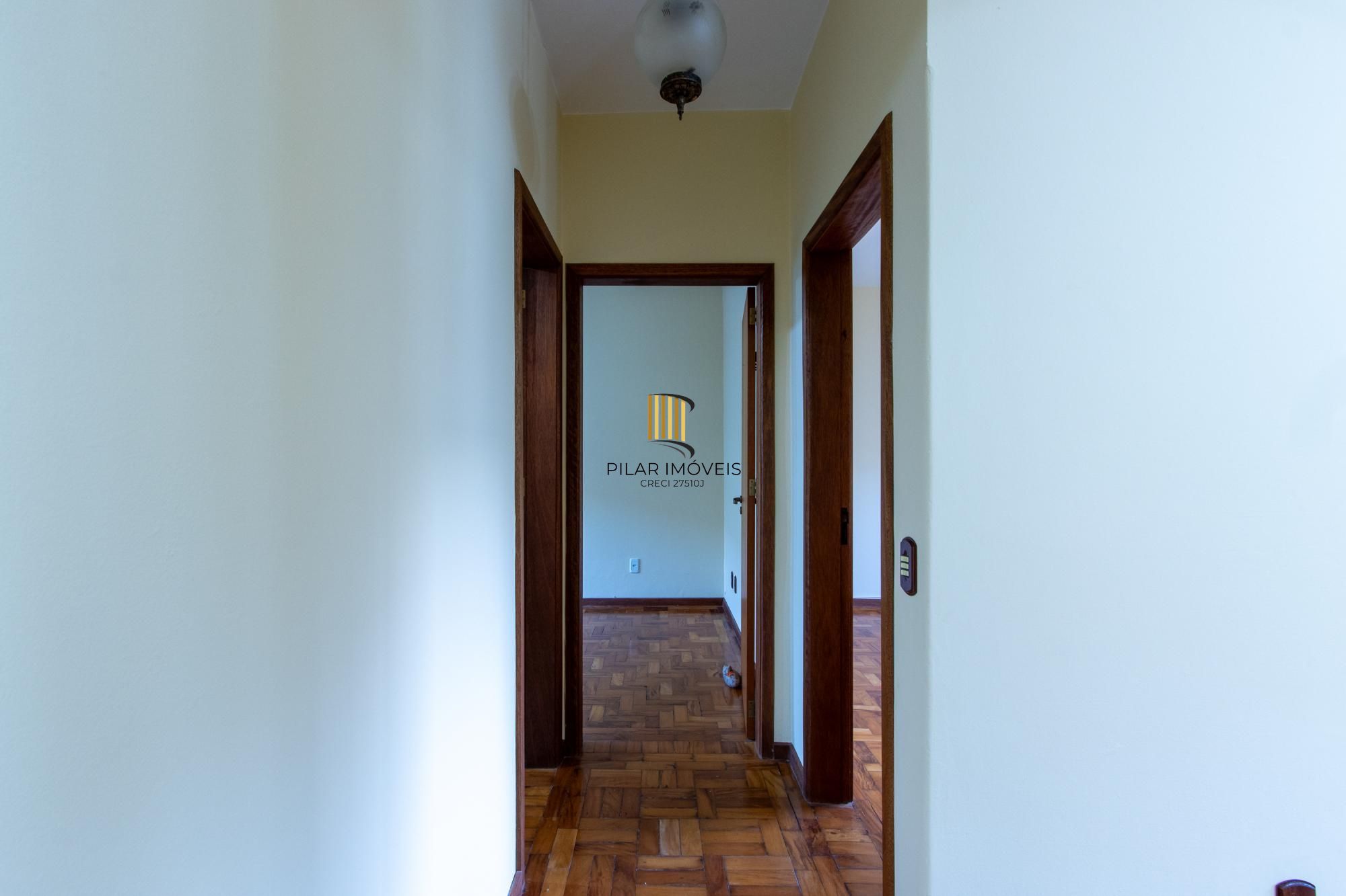 Apartamento de 2 Dormitórios na Cel Massot, Bairro Cristal