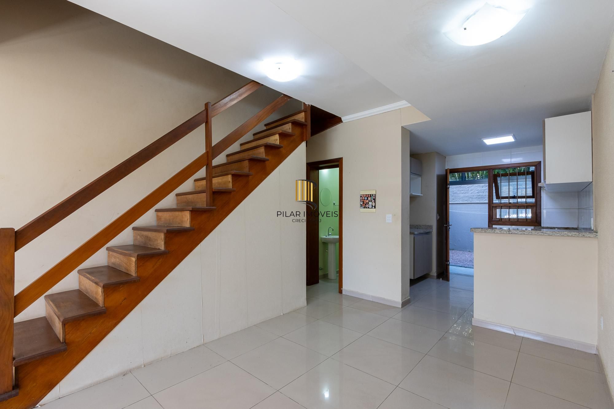 Casa para Venda - 135.78m², 3 dormitórios, sendo 3 suites, 1 vaga - Guarujá