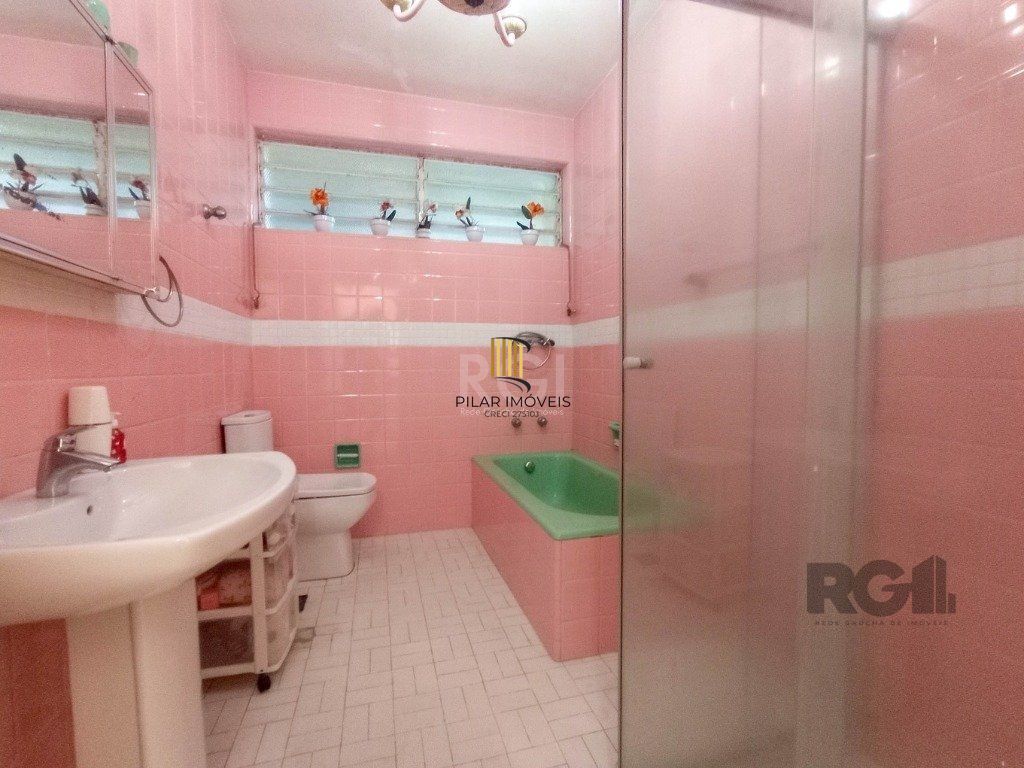 Casa para venda com 4 dormitórios no bairro Cristal