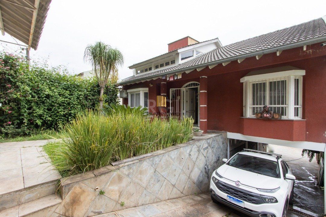 Casa 4 dormitórios no bairro Hípica
