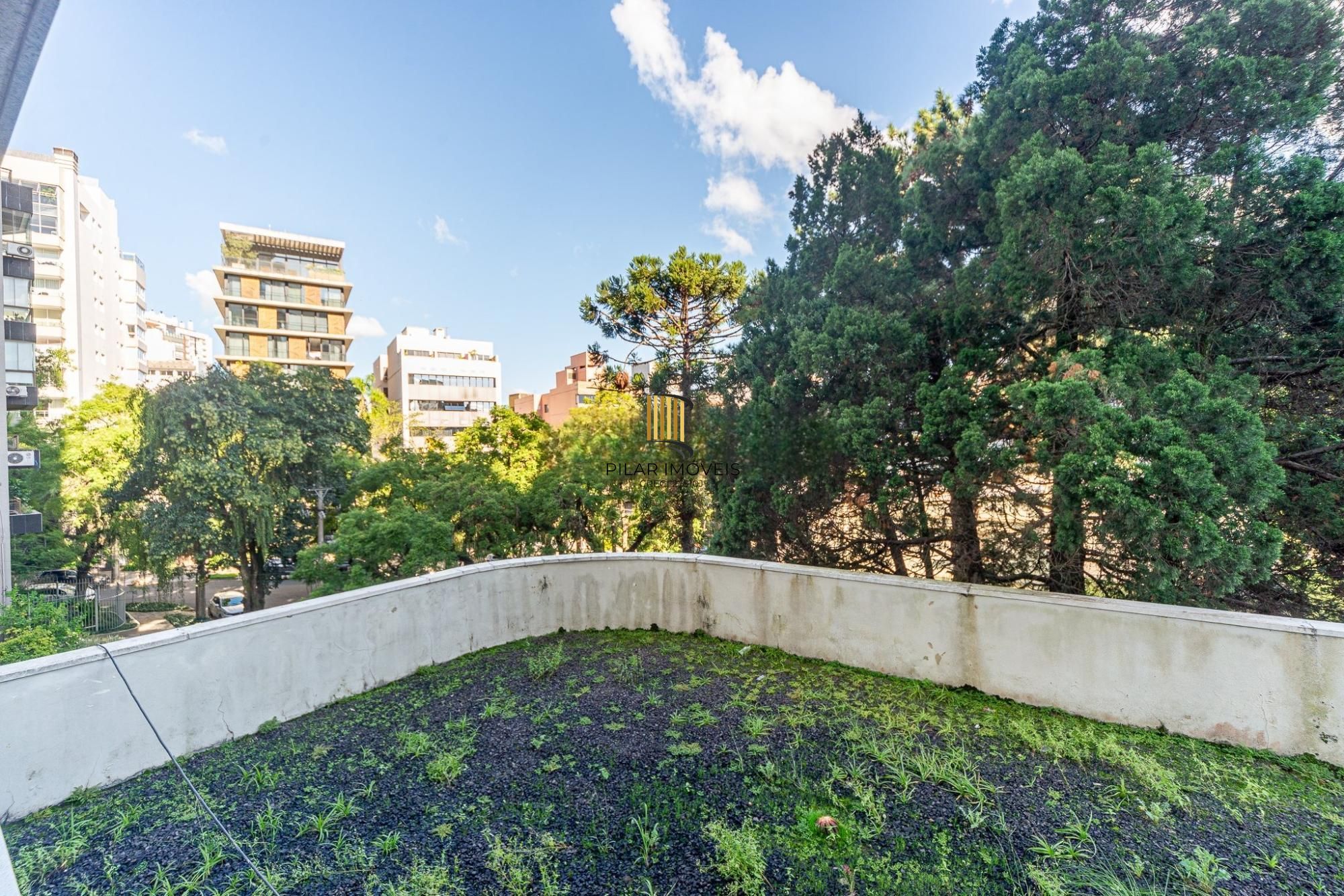 Apartamento 3 dormitórios, sendo 3 suítes e 2 vagas no Petropolis