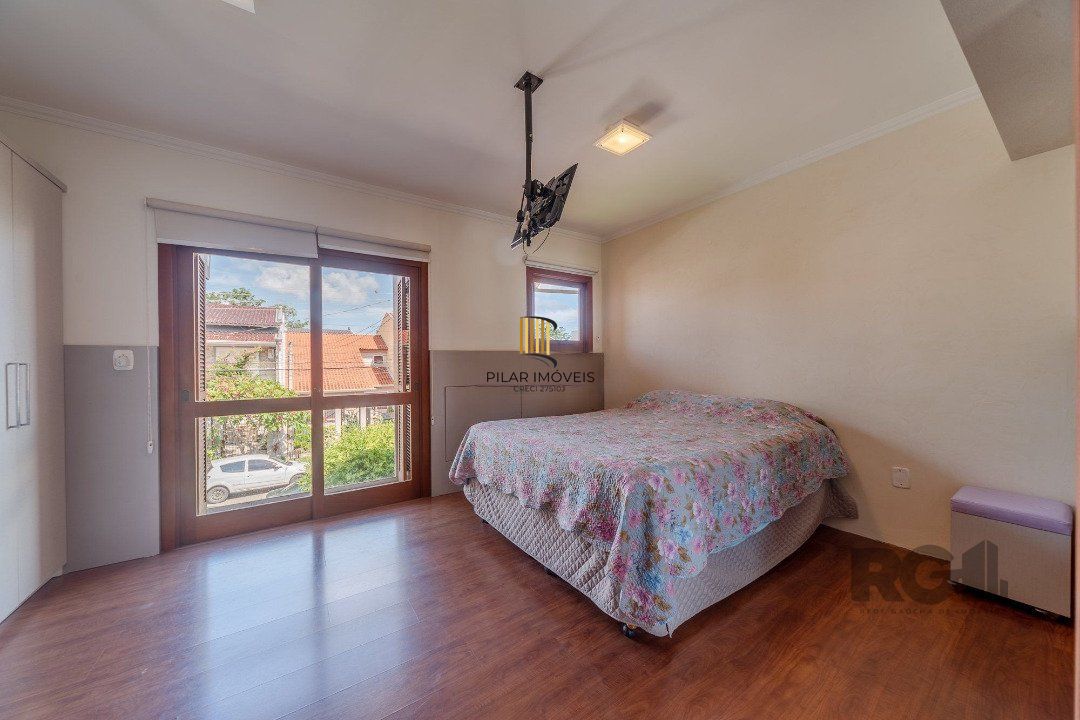 Casa de Condomínio 3 dormitórios no bairro Hípica