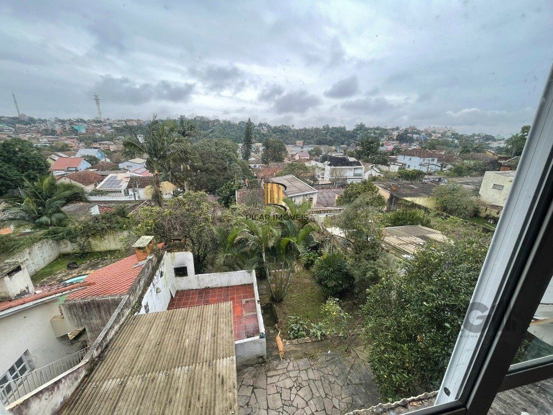Casa 4 dormitórios no bairro Santa Tereza