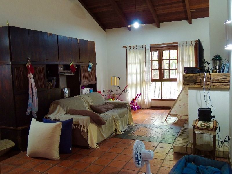 Casa para Venda com 3 dormitórios, sendo 2 suites e 3 vagas no bairro Belém Novo