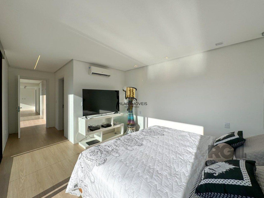 Casa Condominio para Venda - 340m², 4 dormitórios, sendo 4 suites, 4 vagas - Alphaville